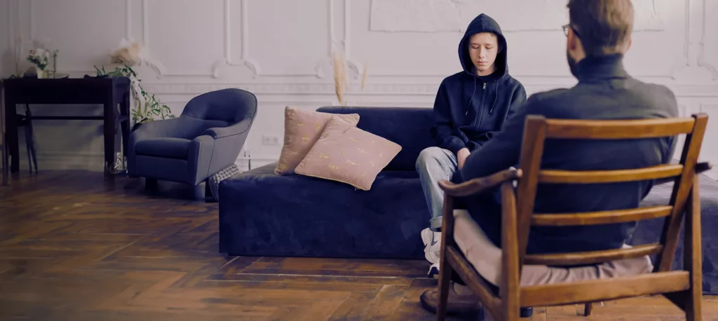 le triangle de karpman expliqué par une thérapeute spécialiste des relations toxiques